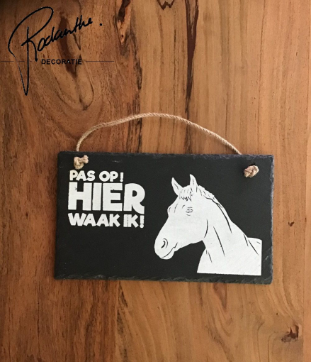Leisteen - Pas op hier waak ik - Paardenhoofd